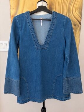 Free People Dreaming Of Denim Tunic Top XS Hendrix Blue Bell Sleeve